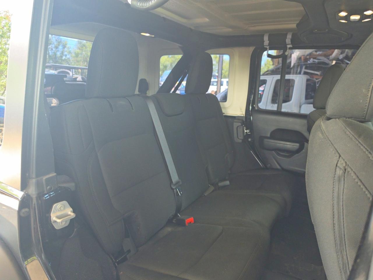 2022 Jeep Wrangler Unlimited Sport - Фото 6