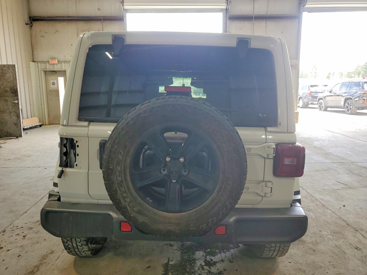 2022 Jeep Wrangler Unlimited Sahara - Фото 6