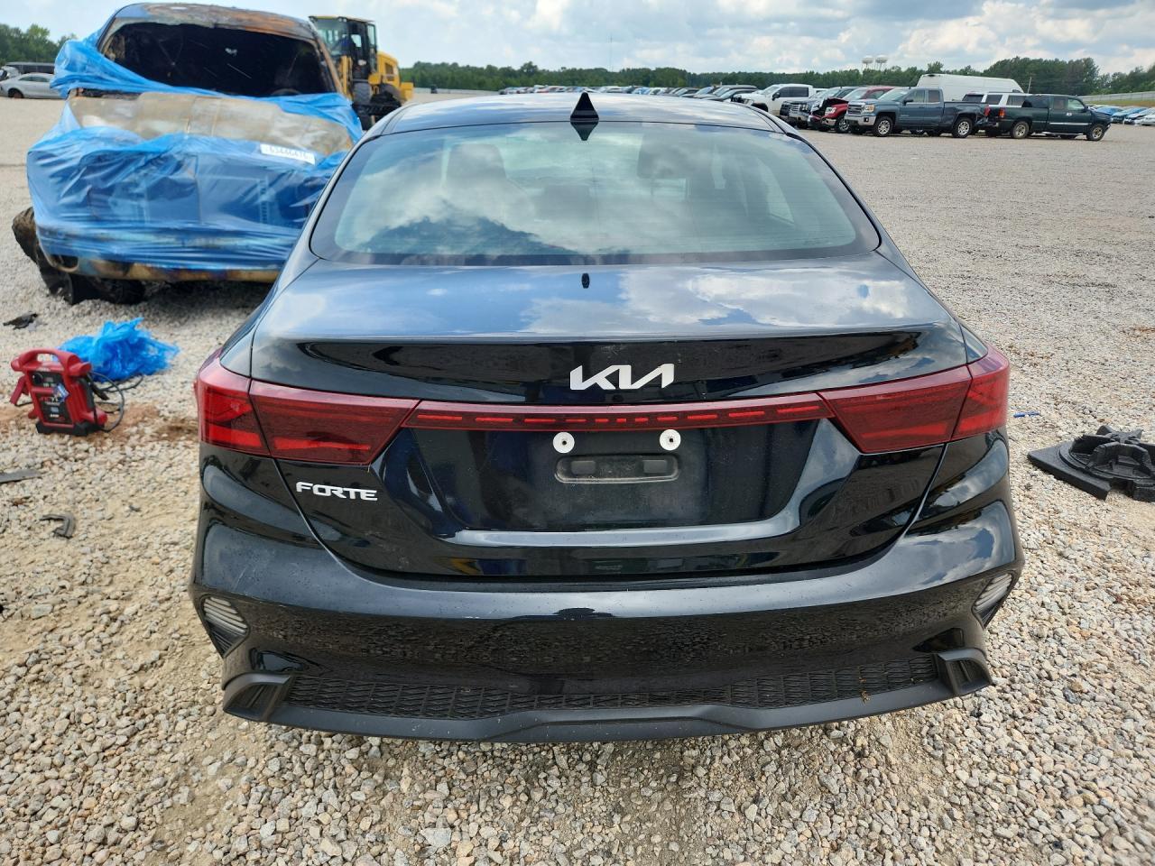 2024 Kia Forte Lxs - Image 6