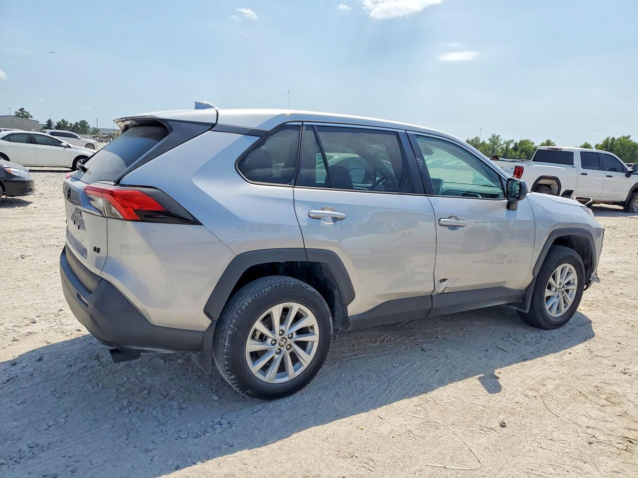 2023 Toyota Rav4 Le - Фото 3