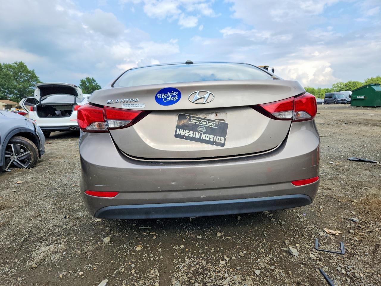 2016 Hyundai Elantra Se - Image 6