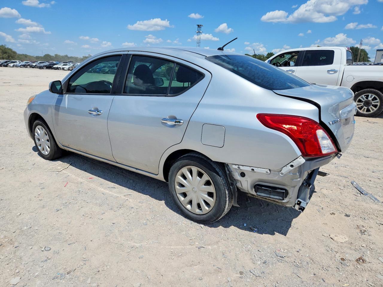 2012 Nissan Versa 1.6 S - Image 2