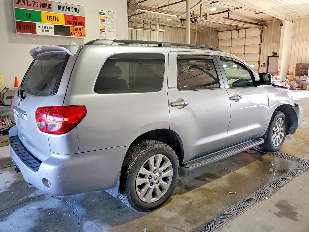 2012 Toyota Sequoia Platinum - Фото 3