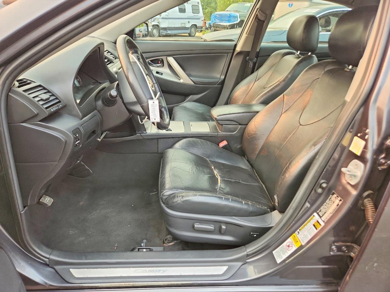 2011 Toyota Camry Se - Image 7
