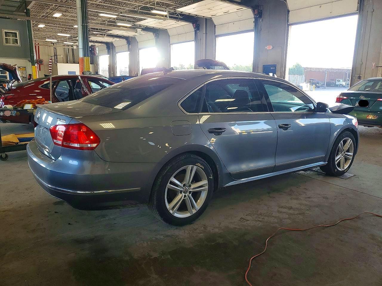 2015 Volkswagen Passat Sel - Image 3