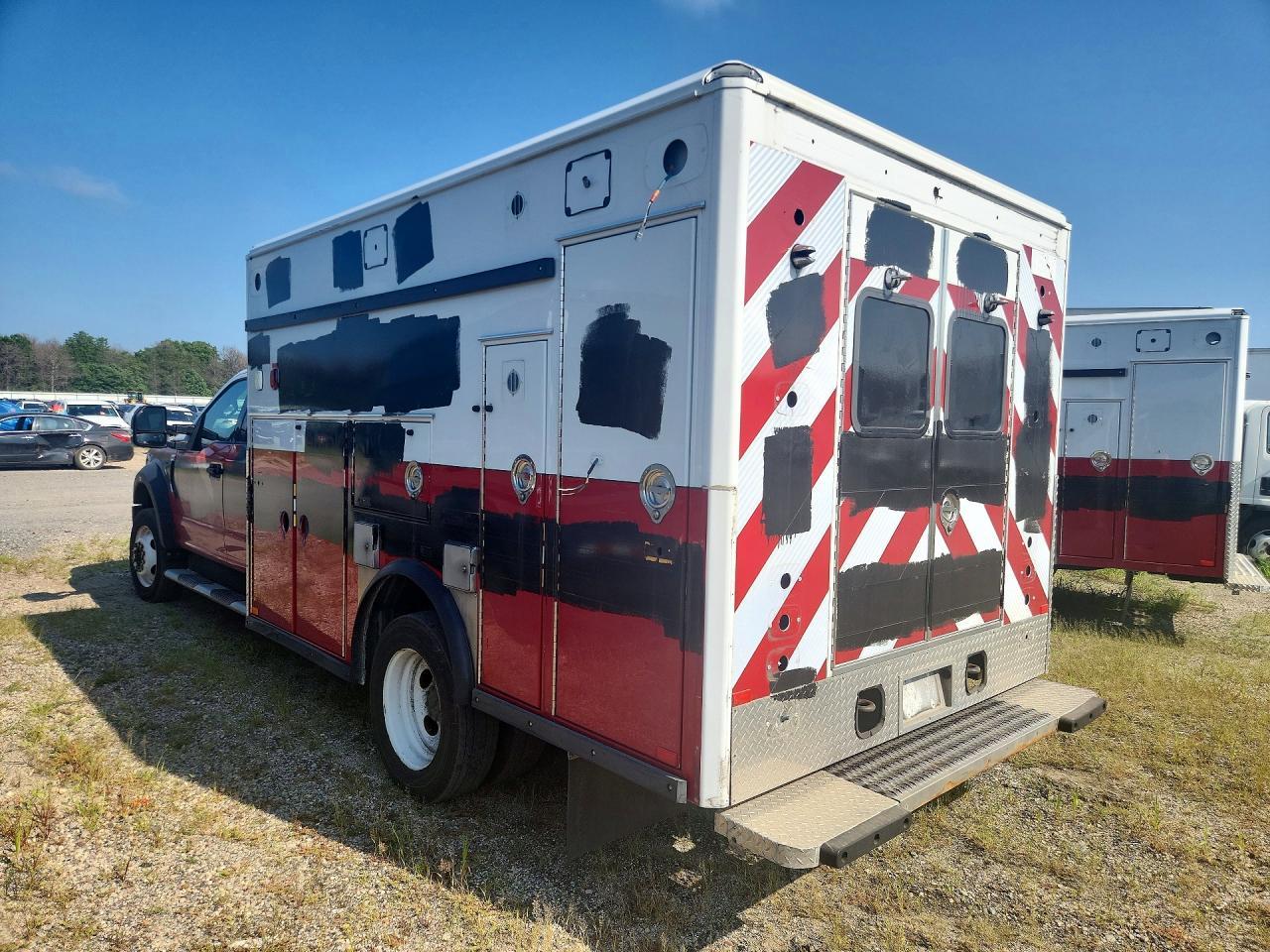2019 Ford F550 Super Duty - Image 2