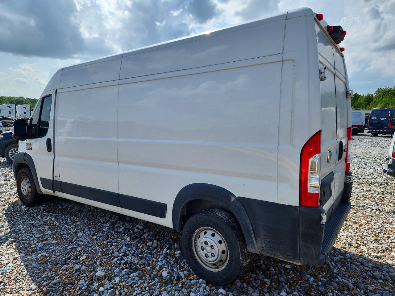 2021 Ram Promaster 2500 Delivery Van - Фото 2