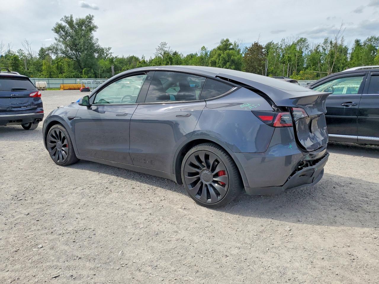 2022 Tesla Model Y - Image 2
