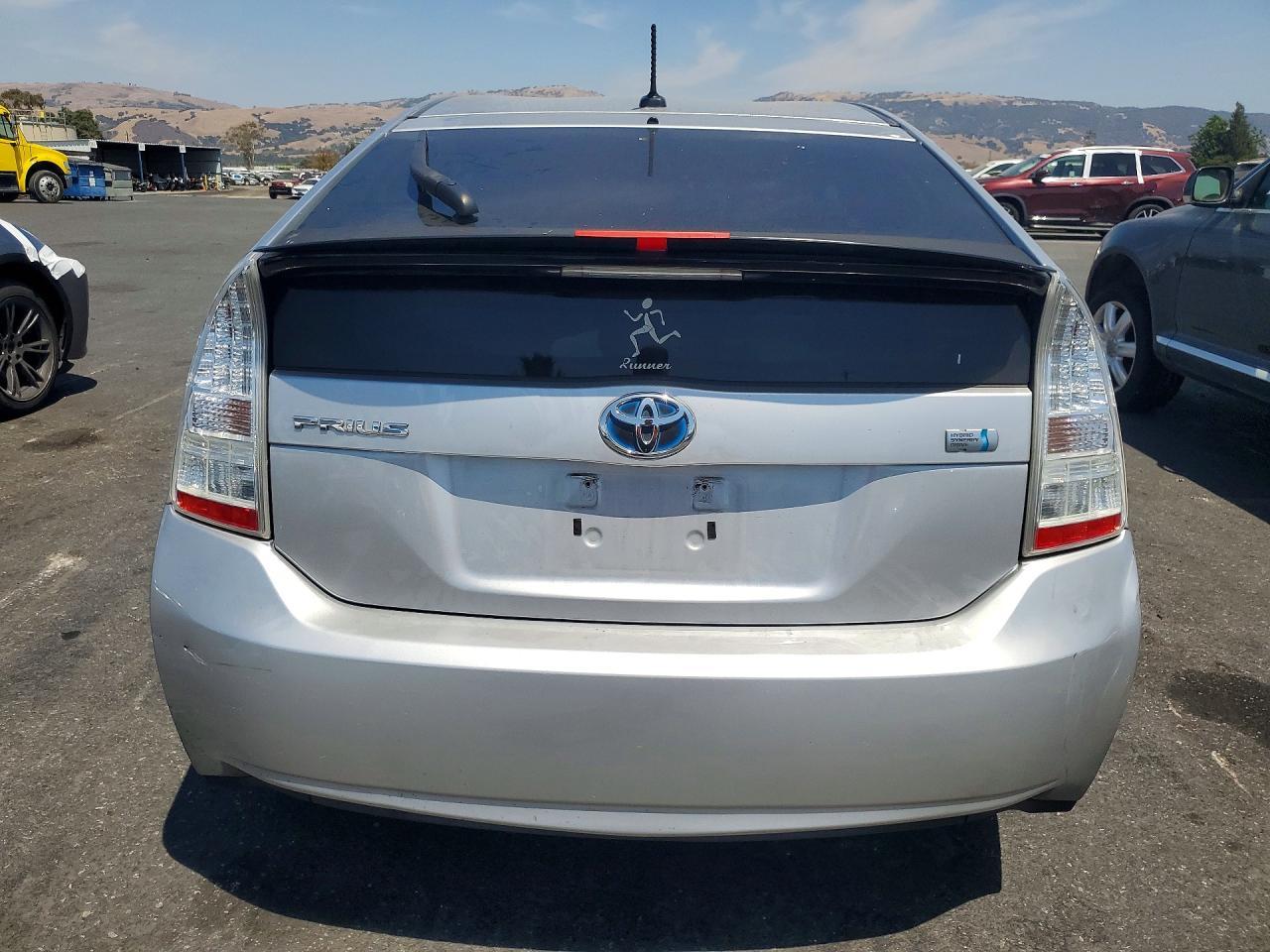 2010 Toyota Prius Iii - Image 6