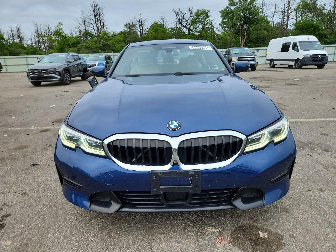 2021 BMW 330Xi - Фото 5