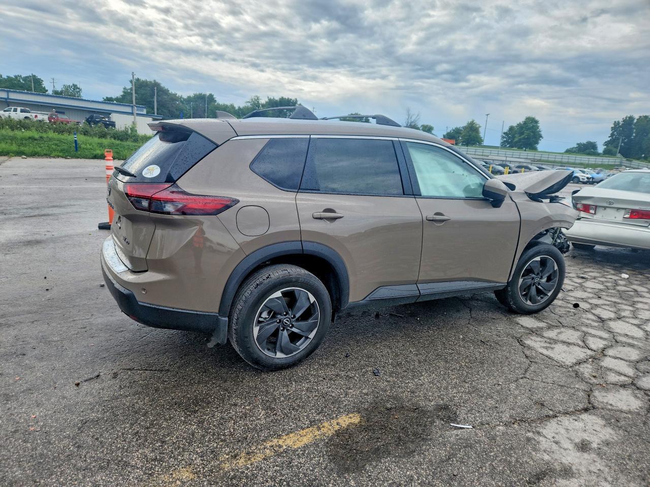 2024 Nissan Rogue Sv - Фото 3