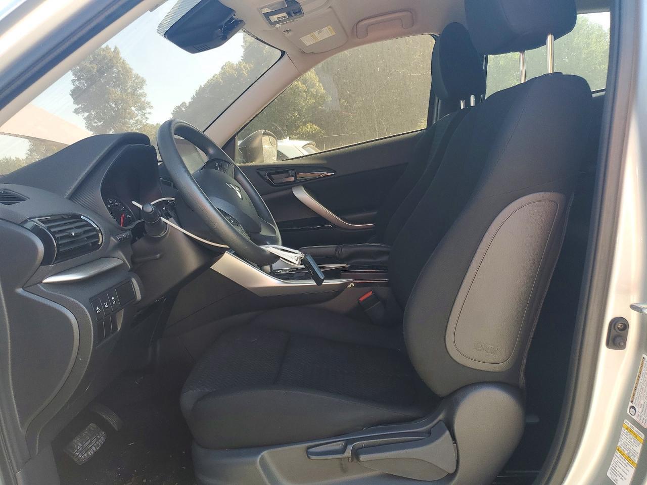 2024 Mitsubishi Eclipse Cross Le - Image 7