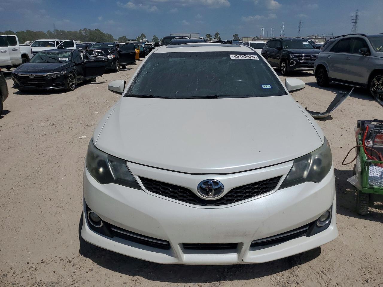2012 Toyota Camry Se Sport Limited Edition - Image 5