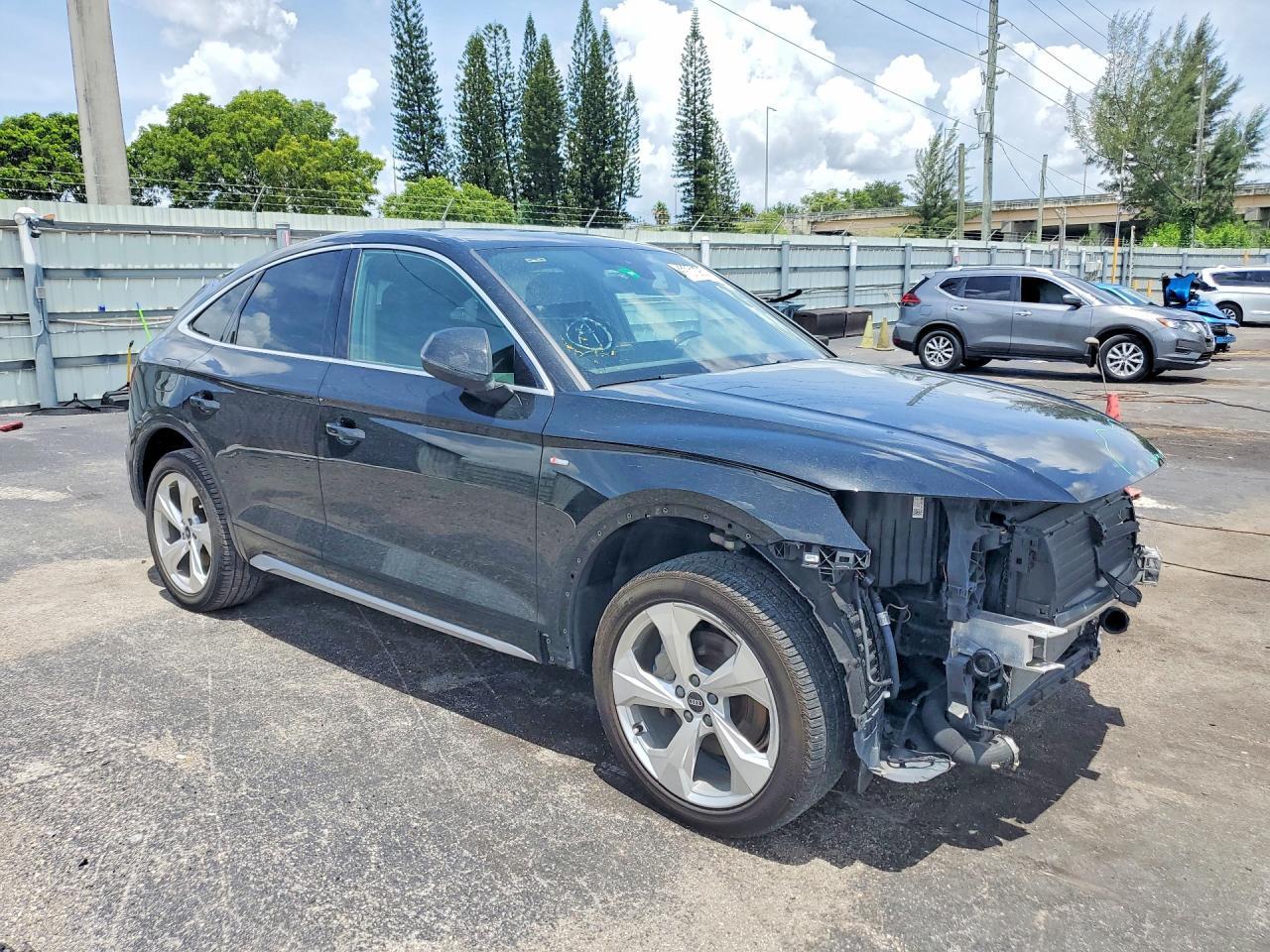 2021 Audi Q5 Sportback Premium - Image 4