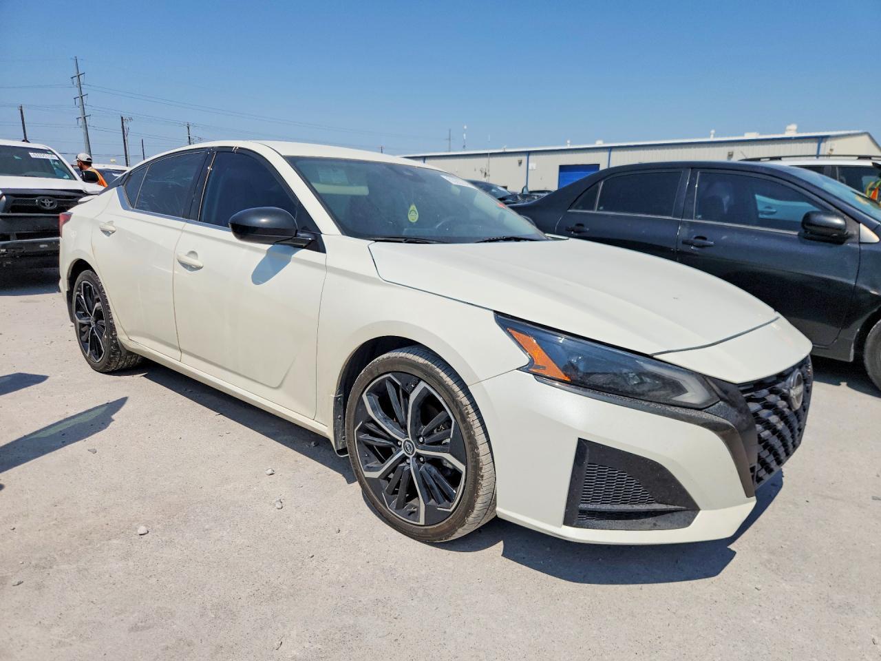 2023 Nissan Altima Sr - Фото 4