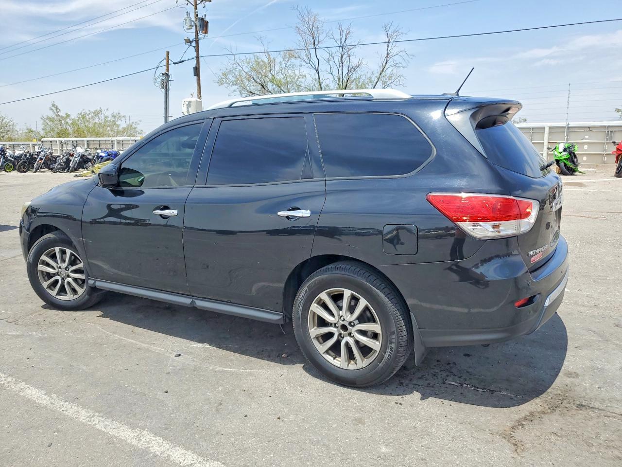 2015 Nissan Pathfinder Sv - Фото 2