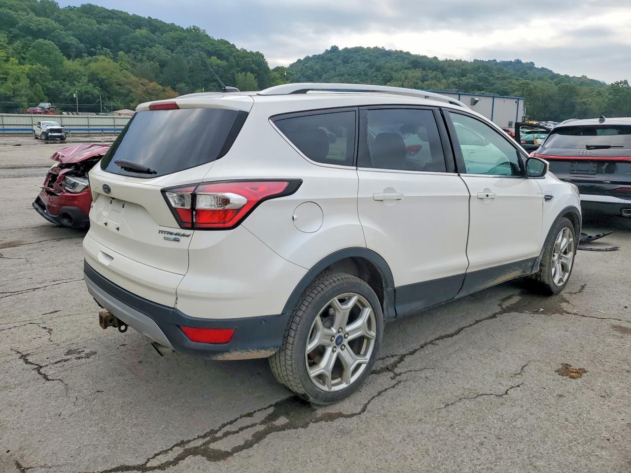 2017 Ford Escape Titanium - Image 3