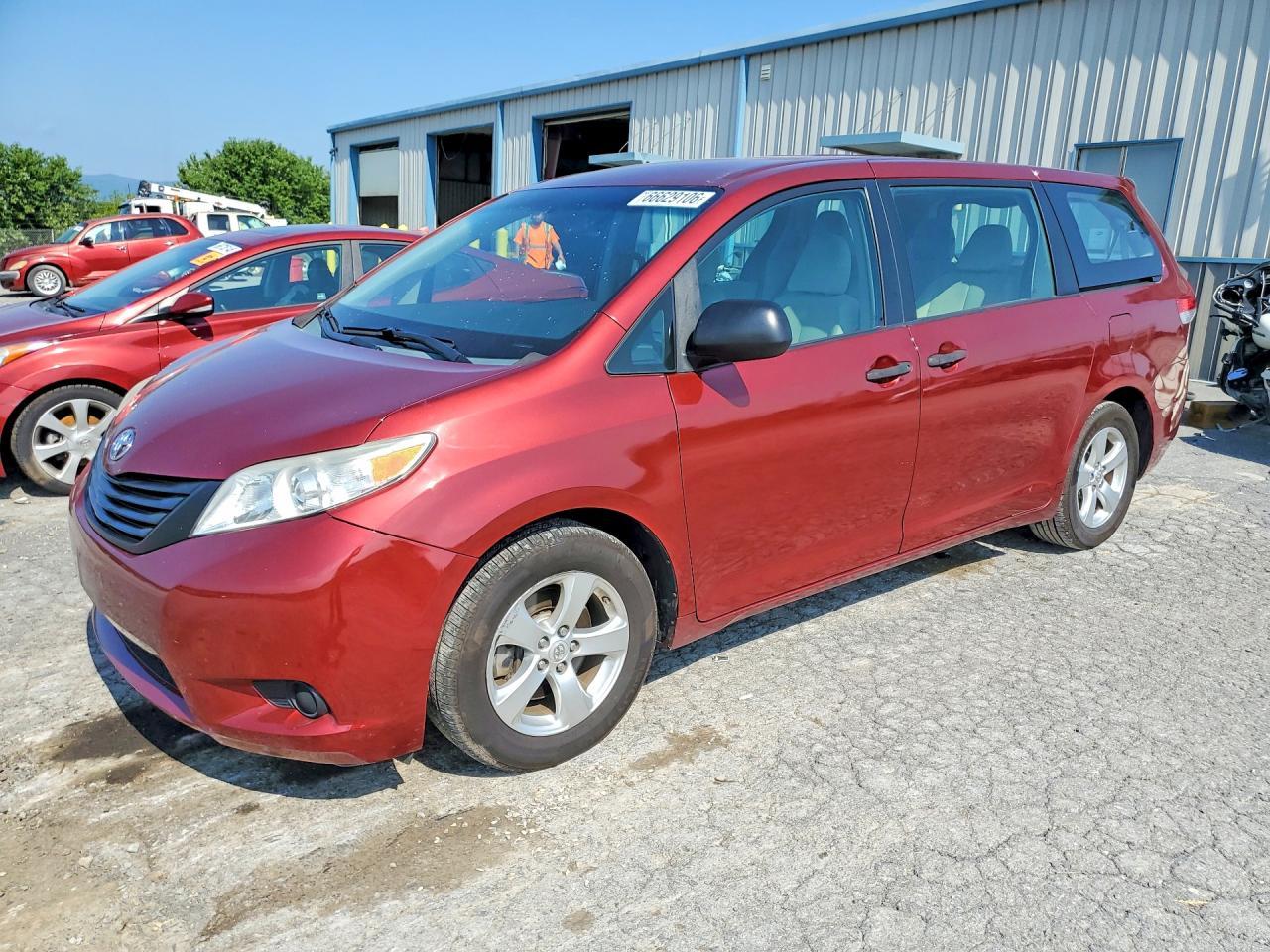 2013 Toyota Sienna L 7-Passenger