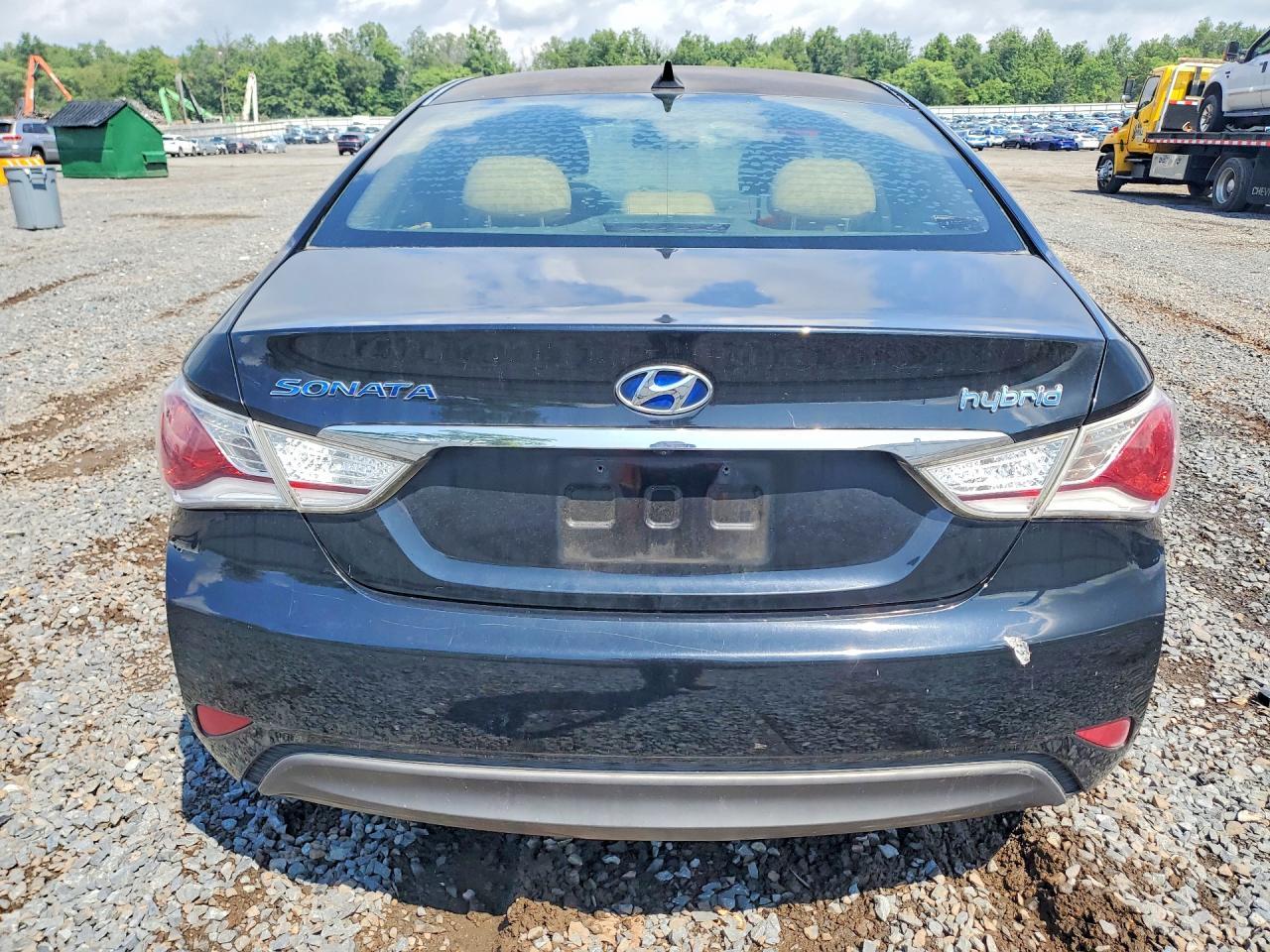 2013 Hyundai Sonata Hybrid - Image 6