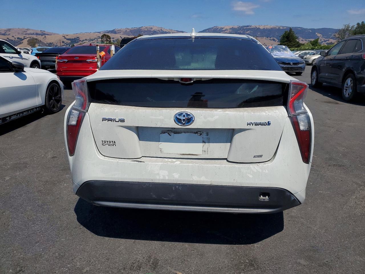 2016 Toyota Prius Two Eco - Фото 6