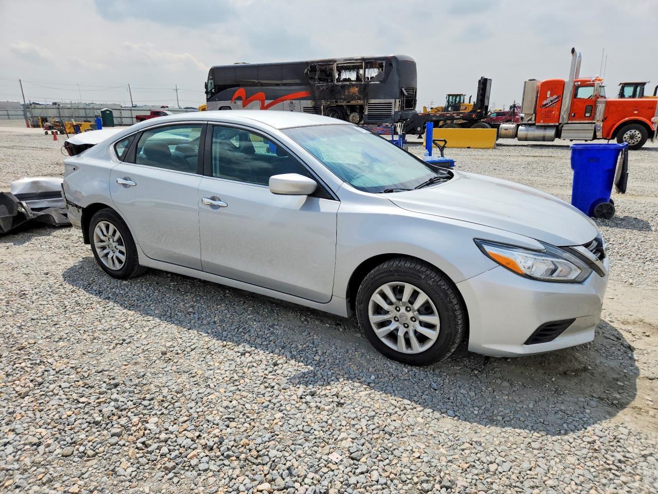 2017 Nissan Altima 2.5 S - Image 4