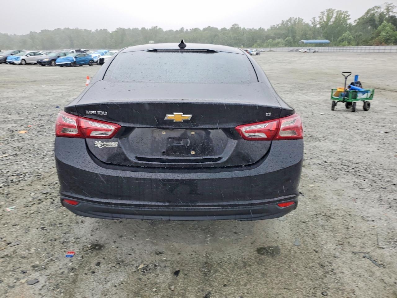 2020 Chev Malibu - Фото 6