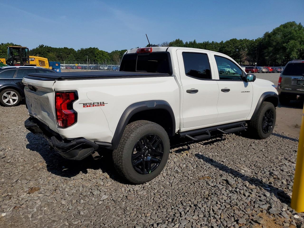 2025 Chevrolet Colorado Trail Boss - Image 3