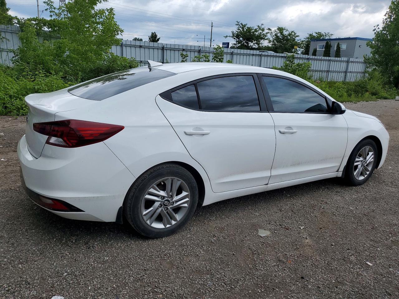 2019 Hyundai Elantra Sel - Image 3