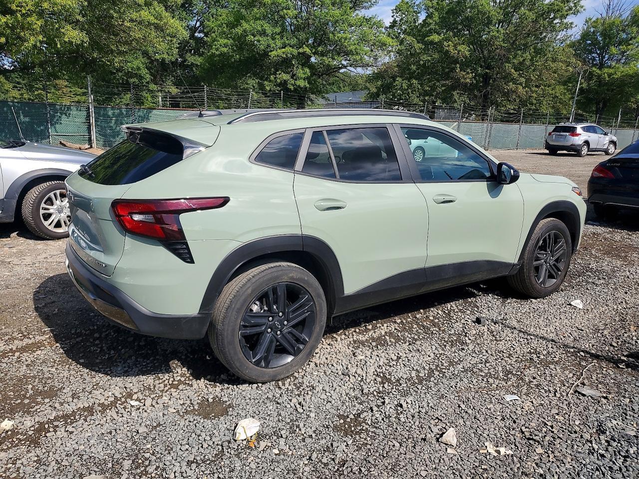 2025 Chevrolet Trax Activ - Image 3