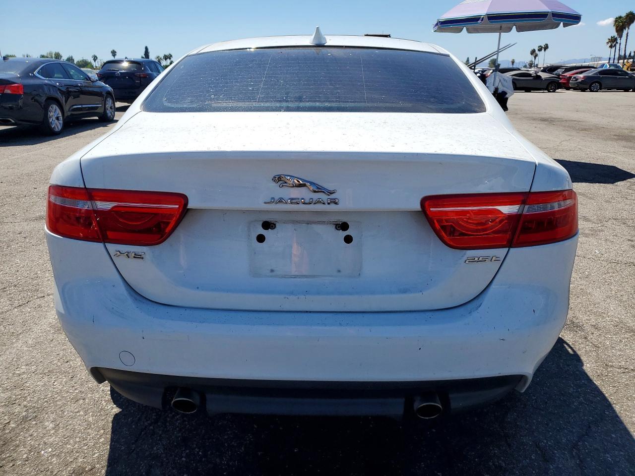2018 Jaguar Xe - Image 6