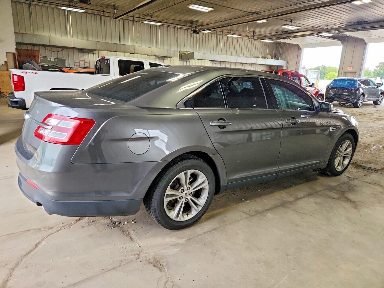 2015 Ford Taurus Sel - Image 3
