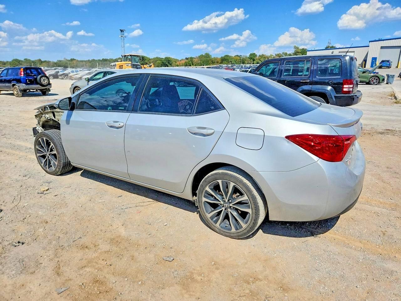 2018 Toyota Corolla Se - Image 2