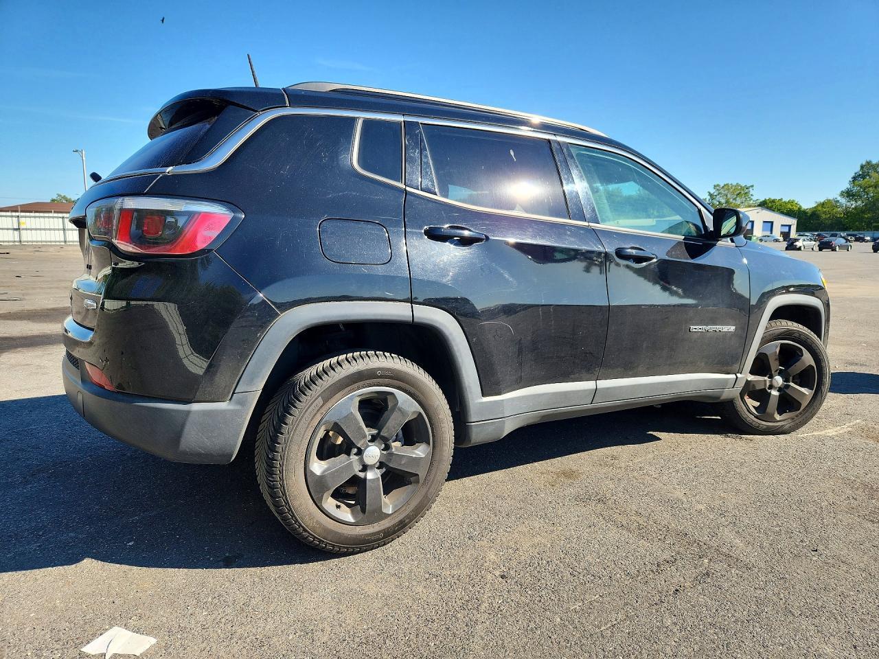 2018 Jeep Compass Latitude - Image 3