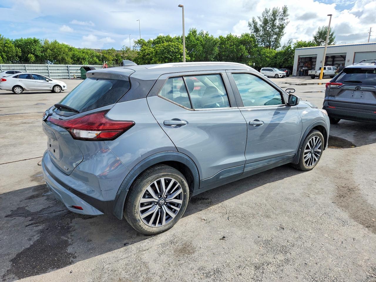 2021 Nissan Kicks Sv - Image 3