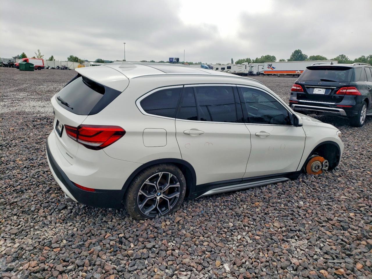 2022 BMW X1 xDrive28I - Фото 3