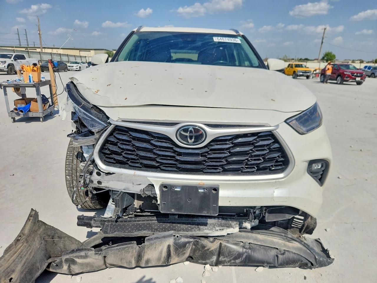 2021 Toyota Highlander Xle - Image 5