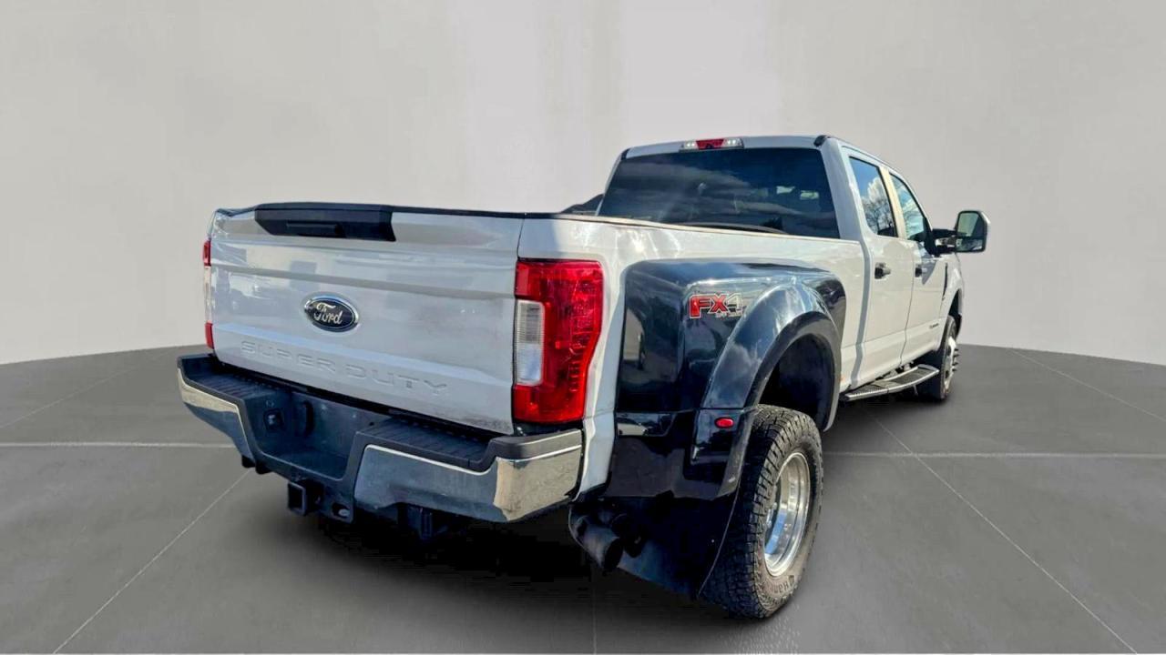 2017 Ford F350 Super Duty - Image 4