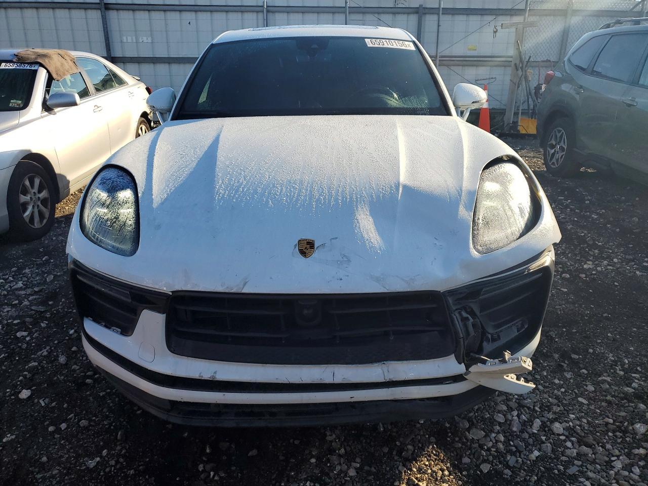 2022 Porsche Macan - Image 5