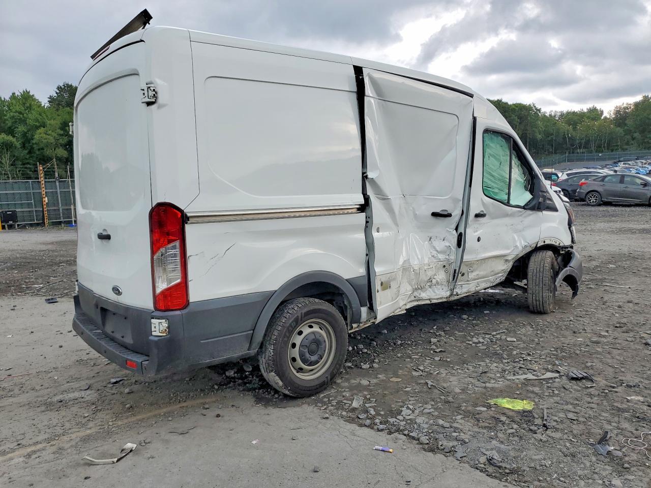 2017 Ford Transit T-250 - Image 3