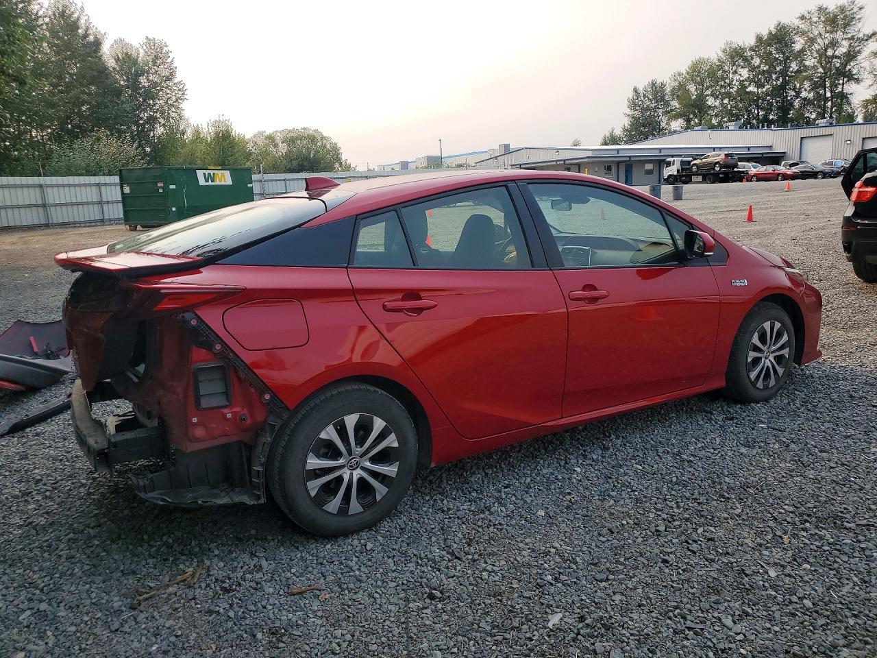 2021 Toyota Prius Prime Le - Фото 3