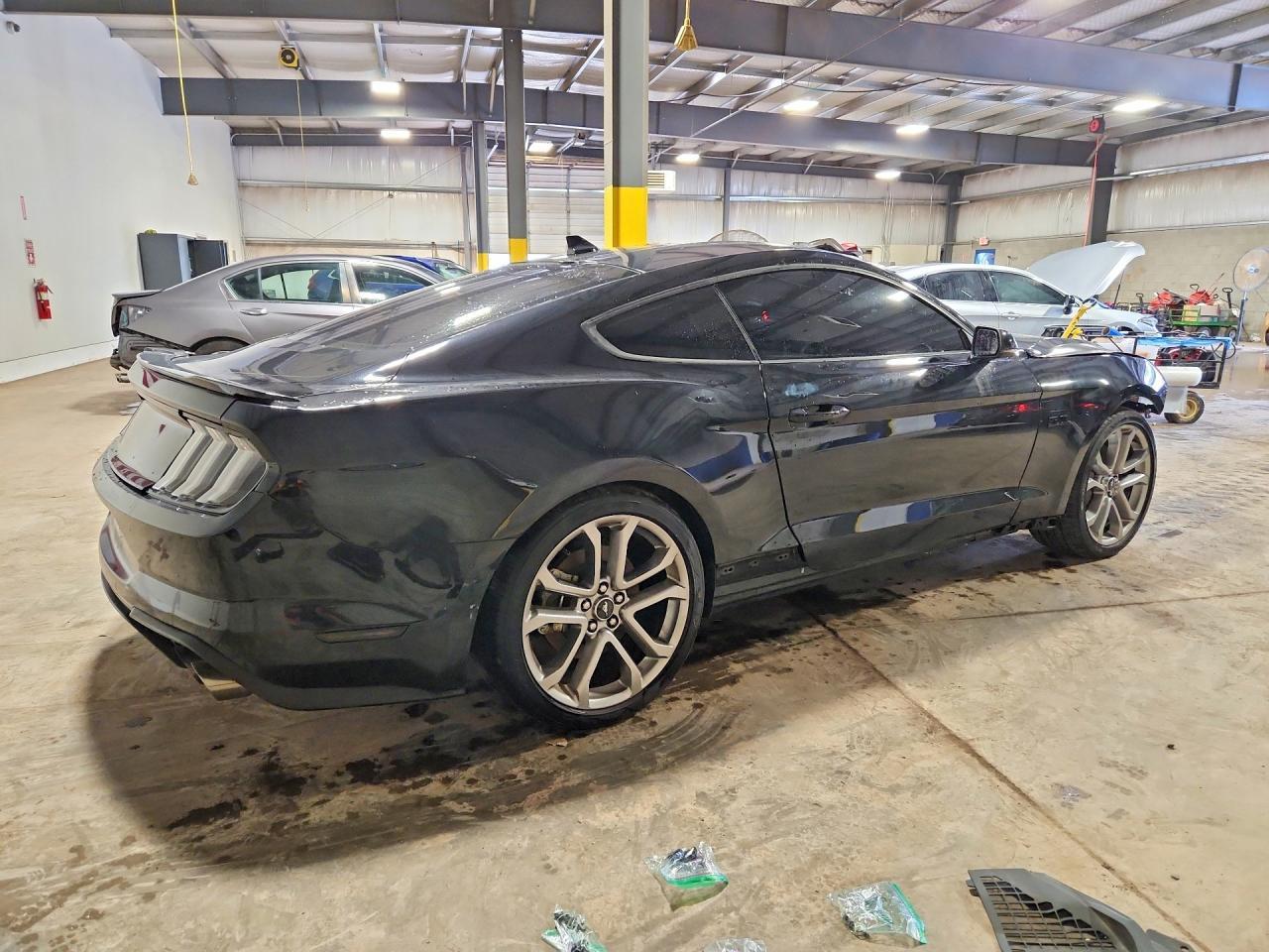 2022 Ford Mustang Gt - Фото 3