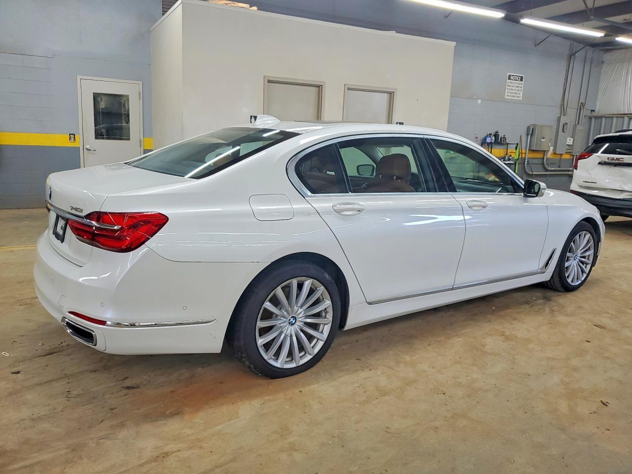 2018 BMW 740 I - Image 3