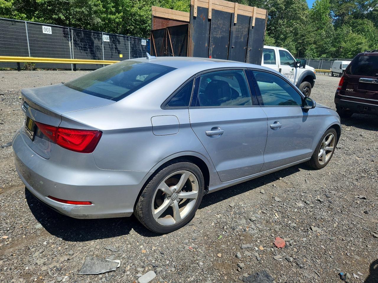 2015 Audi A3 Premium - Фото 3