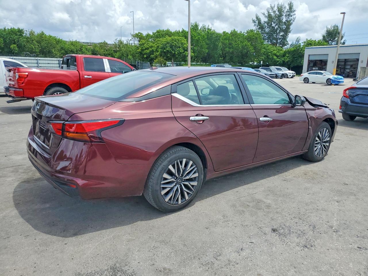 2025 Nissan Altima Sv - Image 3