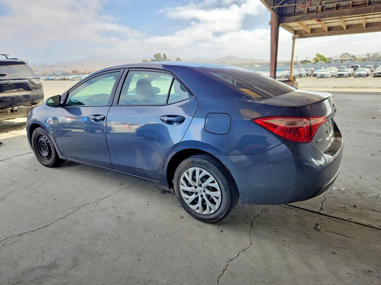 2019 Toyota Corolla L - Фото 2