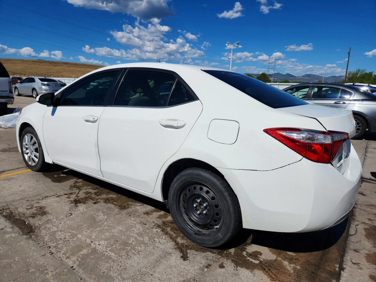 2015 Toyota Corolla Le - Фото 2