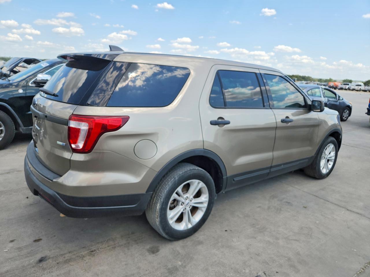 2019 Ford Explorer Police Interceptor - Image 3