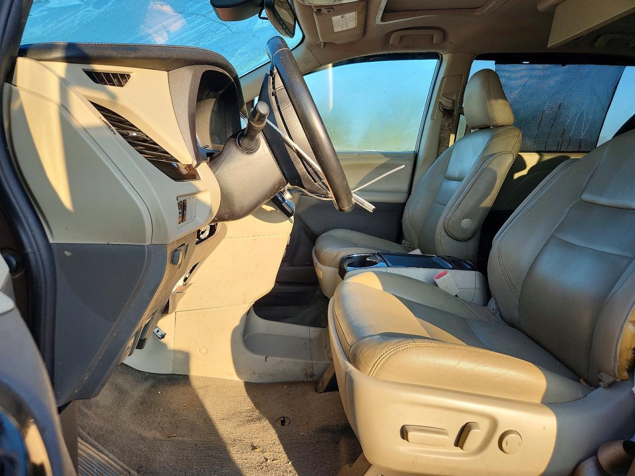 2020 Toyota Sienna Xle Premium 8-Passenger - Фото 7