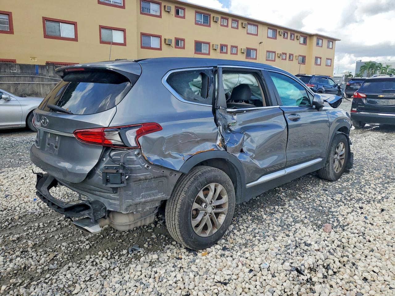 2019 Hyundai Santa Fe Se - Image 3