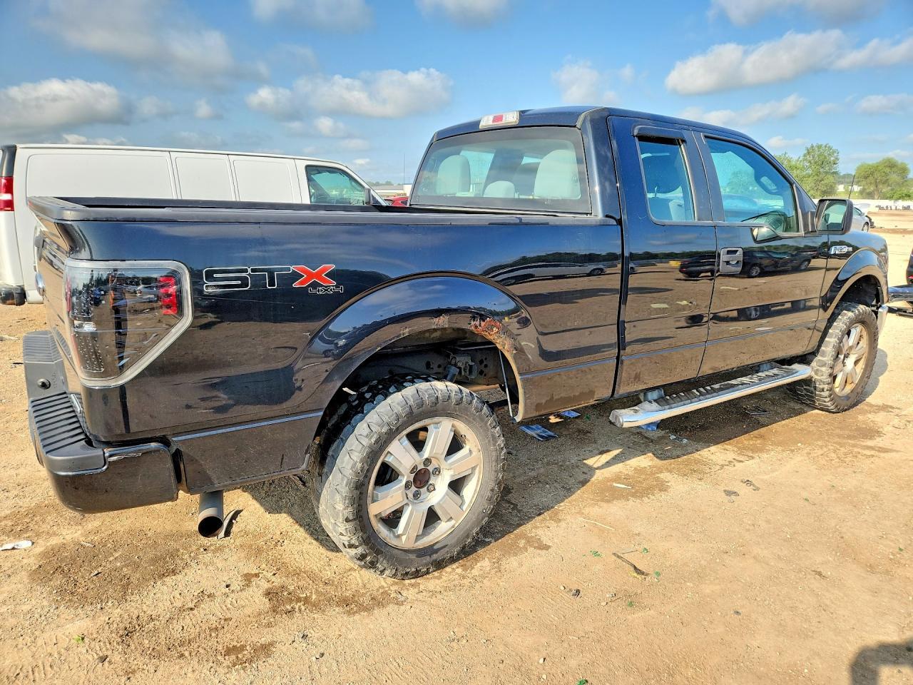 2013 Ford F150 Super Cab - Фото 3